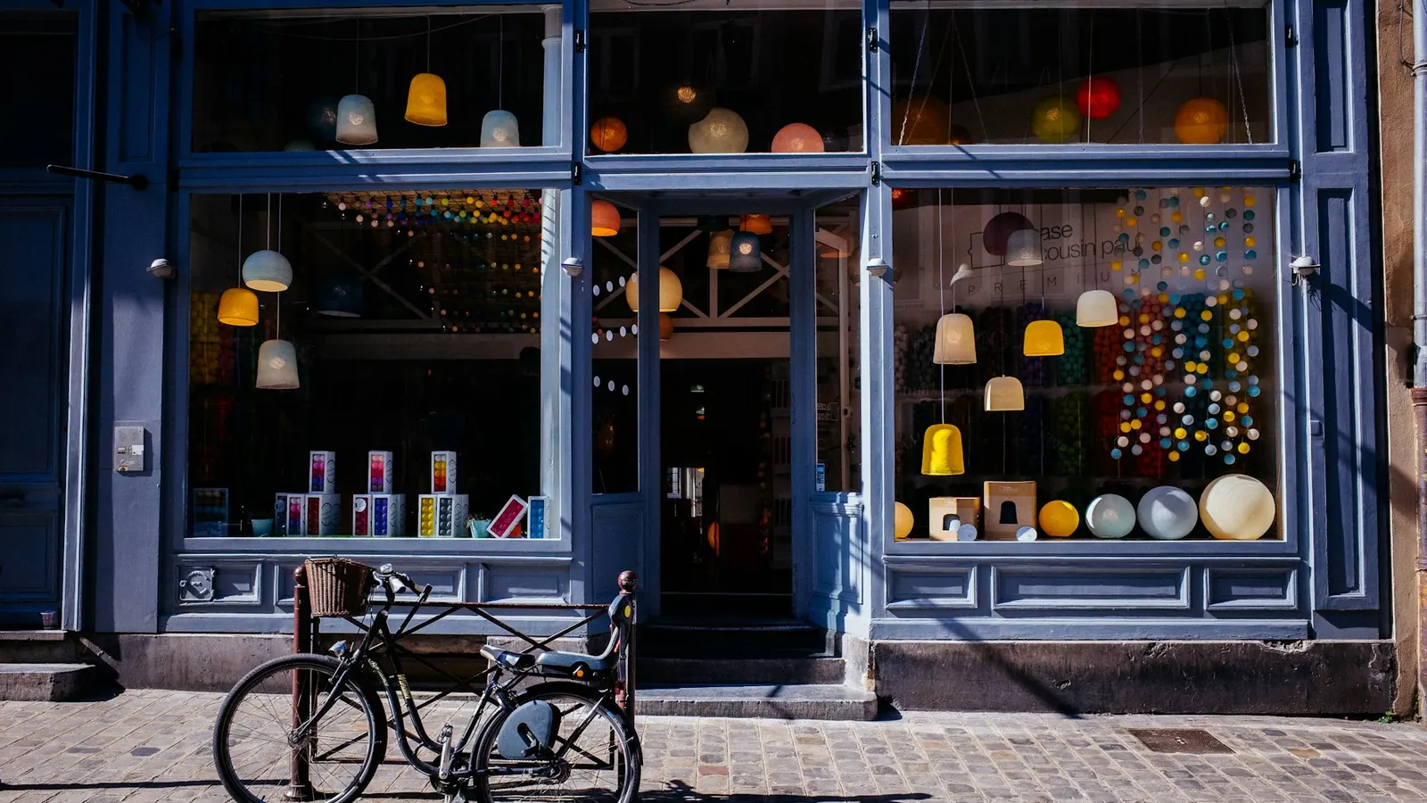 Local marketplaces make it easier for neighbours to inspect items before payment
